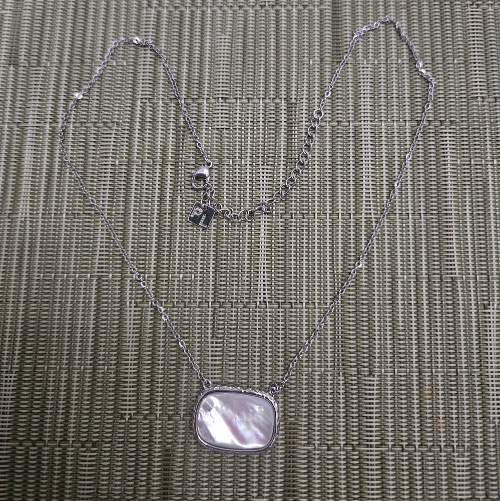 Park Lane Elegant Silver Necklace with Mother of Pearl Pendant